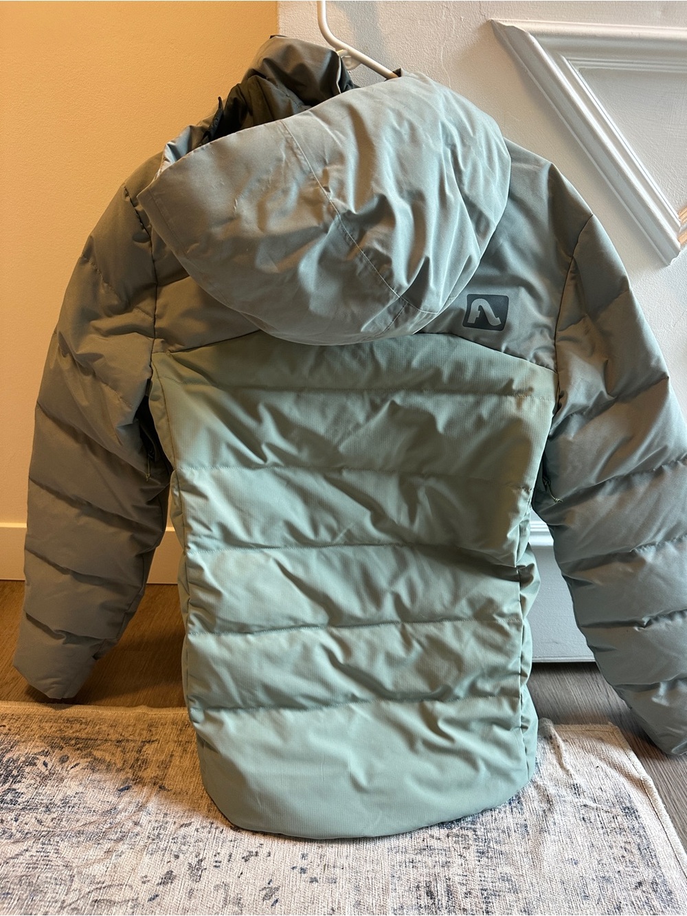 Flylow down jacket - Picture 8 of 8